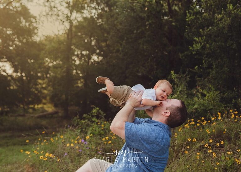 daddy and me photo with one year old outside
